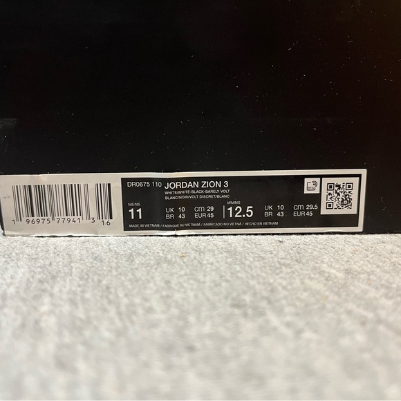 Nike Jordan Zion 3 White/Black Barely Volt Basketball Mens Shoe Sz 11 DR0676-110 - Picture 11 of 11